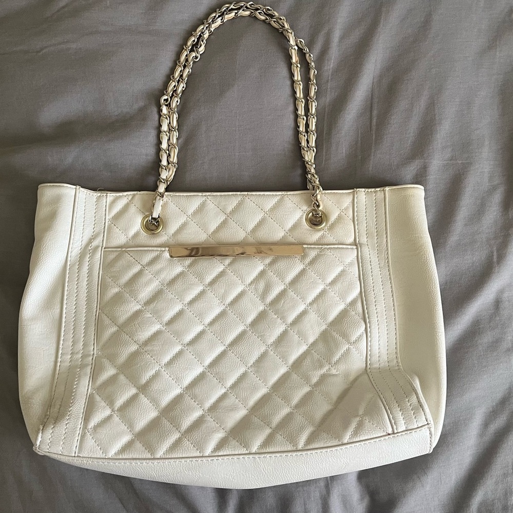 Mossimo Supply Co. Cream Quilted Shoulder Bag
